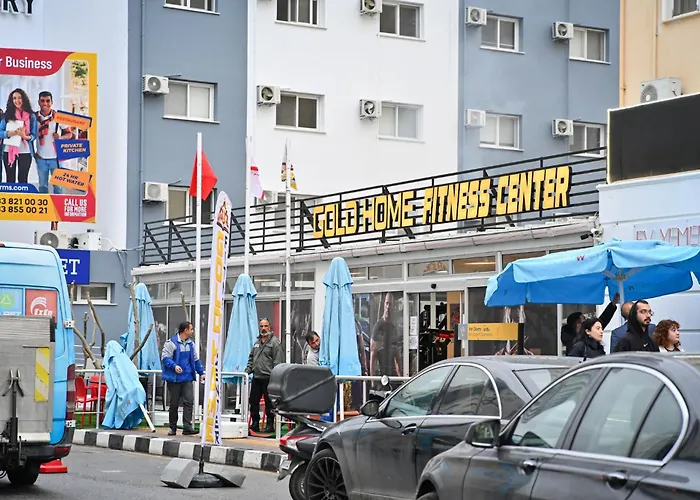 Goldhome アパートホテル