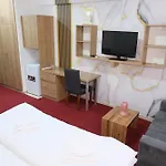 Goldhome Apart Otel *