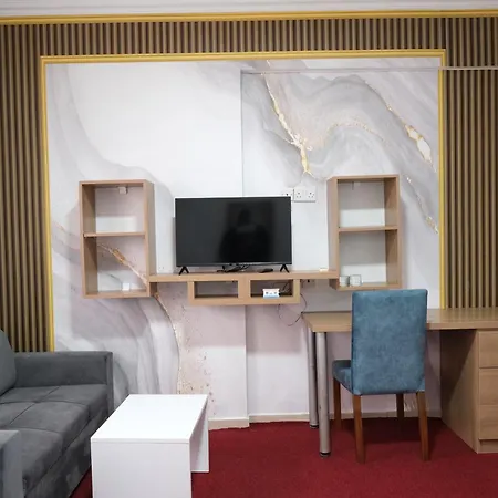 Goldhome Aparthotel
